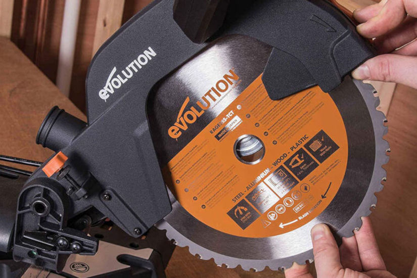 sierra multimaterial Evolution para cortar metal y madera