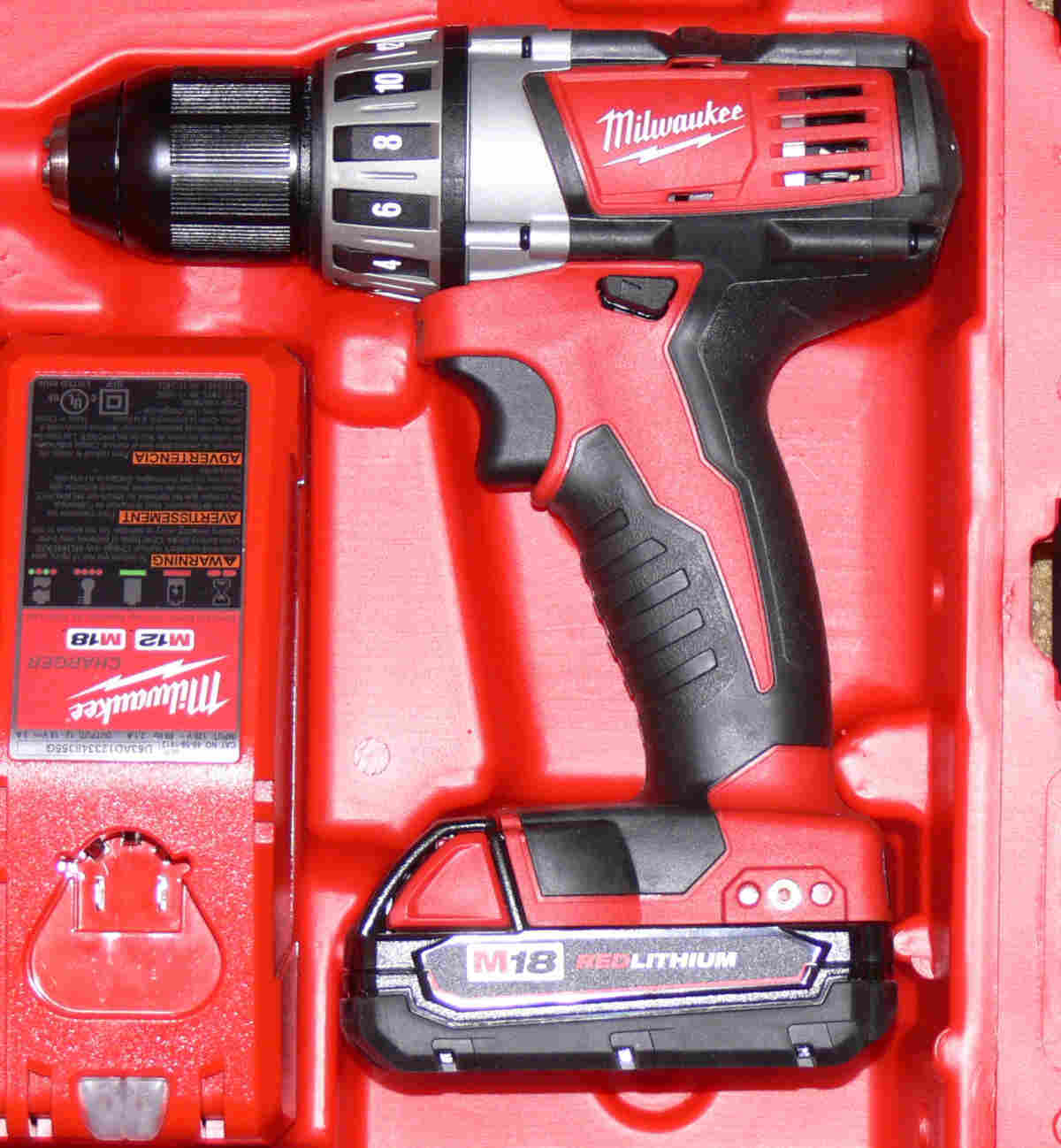 Taladro atornillador inalámbrico Milwaukee M18 de 2012
