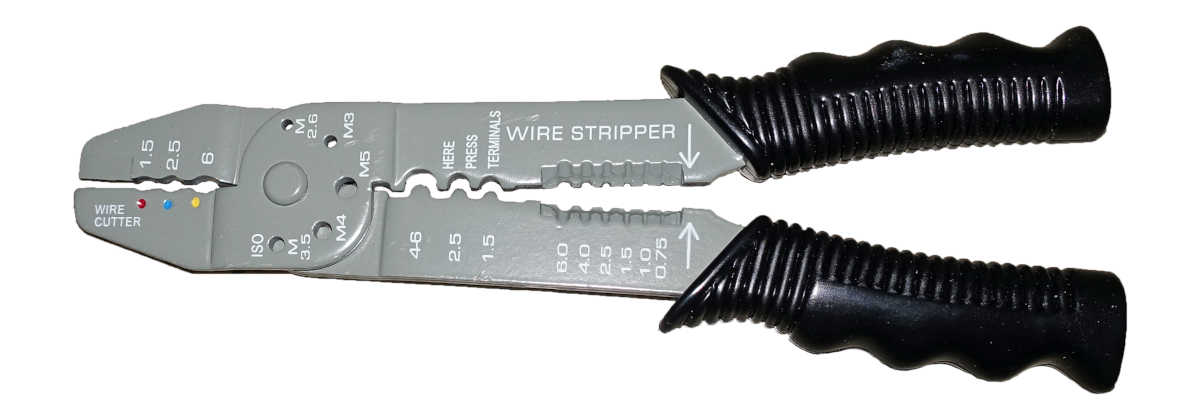 Heramienta multifunción para electricistas que permite cortar, pelar y crimpar cable