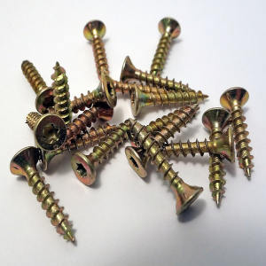Materiales de bricolaje que todo manitas debe tener en casa material para bricolaje y reparaciones domésticas tacos y tornillos