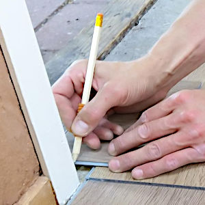 herramientas para marcar y trazar madera lápiz y regla de acero