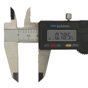 calibrador digital para medir con precisión piezas mecánicas