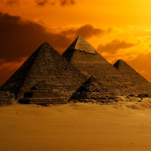 pirámides en el desierto de Egipto