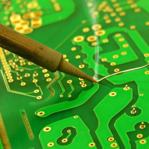 soldador de estaño para circuitos electrónicos