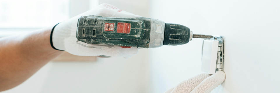 taladro barato de gama económica